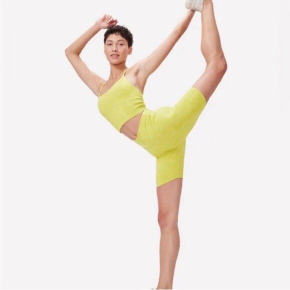 NWT Outdoor Voices Flow 7" Biker Short XS Bright Charteuse High Waisted - Picture 3 of 8